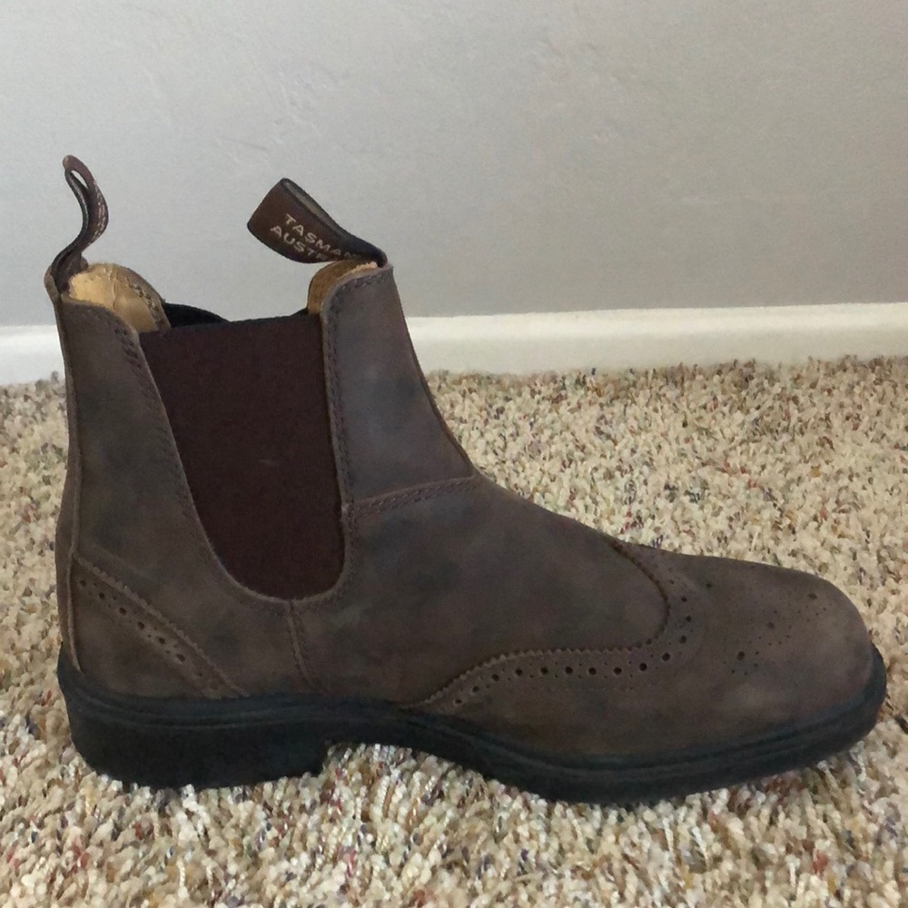 Blundstone Rustic Brown Leather Boot Eyelet Design